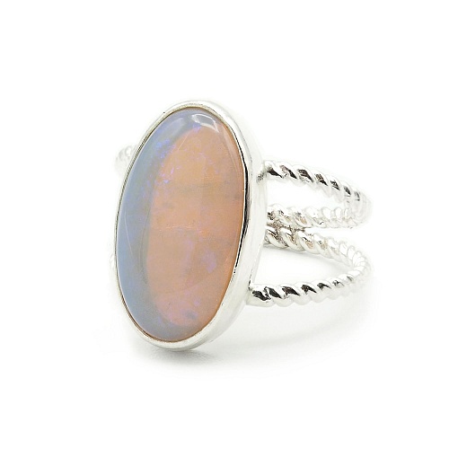 Ring aus Opal und 925er Silber